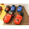 Image 1 : LOT: 5 PAIRE DE GANTS DE BOXE LOGO JKS COULEURS ASST GR: ASST