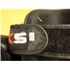 Image 2 : LOT: 4 PAIRES DE PROTÈGE-TIBIAS LOGO JKS NOIR  GR: ASST