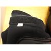 Image 2 : LOT: 4 PAIRES DE PROTÈGE-TIBIAS LOGO JKS NOIR/ROUGE  GR: ASST