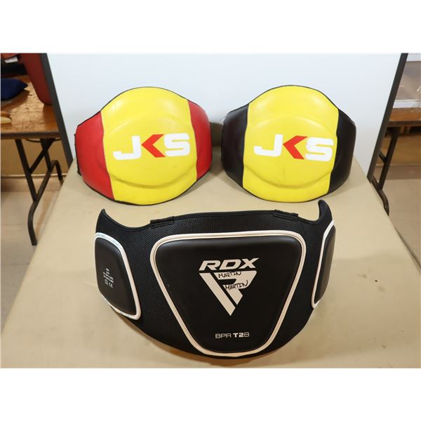 LOT: 3 PROTECTEURS DE VENTRES