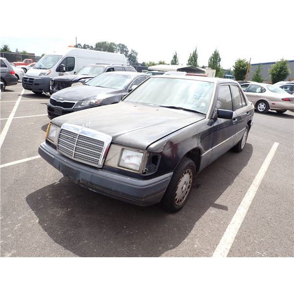 1992 Mercedes-Benz 300E