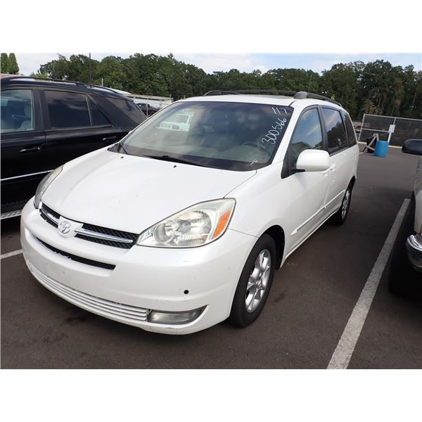 2004 Toyota Sienna