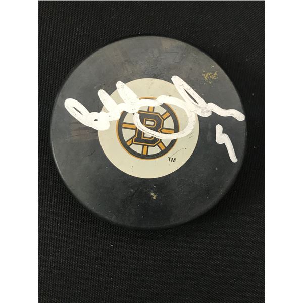 BOBBY ORR SIGNED HOCKEY PUCK GCG COA