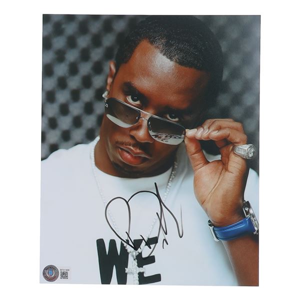 P. DIDDY SIGNED 8X10 PHOTO BECKETT COA