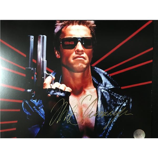 ARNOLD SHWARZENEGGER SIGNED 8X10 PHOTO KB AUTHENTICS COA