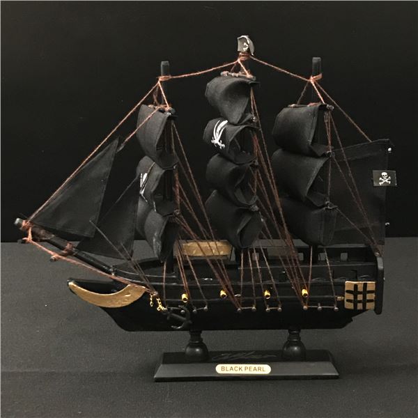 ORLANDO BLOOM SIGNED BLACK PEARL PIRATE SHIP - WWOC COA