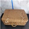 Image 2 : Wicker Picnic Basket