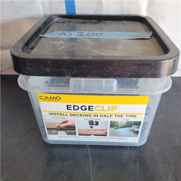 Container of Camo Edge Clip - for Decking