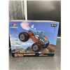 Image 2 : Deerc Stunt Climbing RC Car with 4WD Power and Spray Feature
