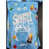 Image 2 : Sweet Sixteen Mini Cola & Belly Buttons Candy Mix, 3x600g