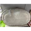 Image 2 : Kirkland Signature Oval Cuddler Pet Bed, 46″ x 32″ (116cm x 81cm)