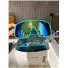 Image 3 : 12 Truly Hard Seltzer Branded Sunglasses with Mirrored Lenses