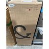 Image 2 : Tuft & Needle Full Size Mattress in Compressed Form