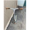 Image 2 : Push Scooter with Metal Deck and Rubber Hand Grips
