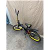 Image 2 : Batman-Themed 20-Inch Kid’s Bicycle with Yellow and Black Accents