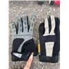 Image 3 : Portable LED Work Light, Red Safety Base, and Protective Gloves Set