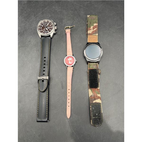3 Mixed Watches With Various Strap Materials