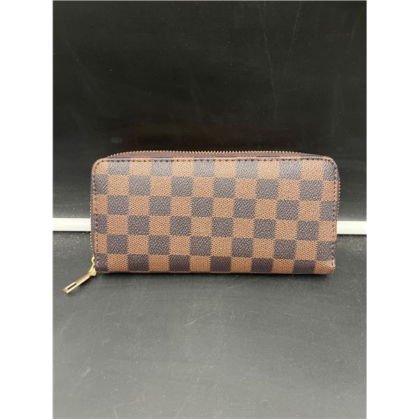 Checkered Brown and Tan Zippered Wallet with Multiple Compartments