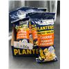 Image 2 : Planters Salted Cocktail Peanuts, 11 Bags of 80g Each