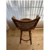 Image 3 : Swivelling Wicker Chair & Basket