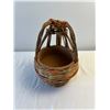 Image 4 : Swivelling Wicker Chair & Basket