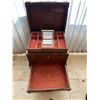 Image 2 : Carved Expandable Jewelry Box