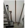 Image 2 : Lawn Tools