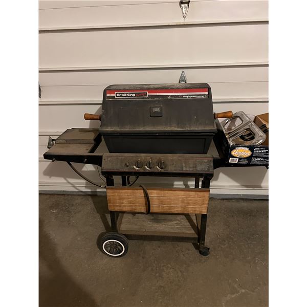 BroilKing Propane BBQ
