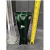 Image 2 : Green Vase and Tall Clear Vase
