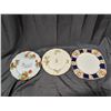 Image 1 : (3) Vintage Plates