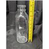 Image 5 : (2) Vintage Milk Bottles