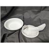 Image 3 : Vintage Large Milk Glass Nesting Chicken Capsule