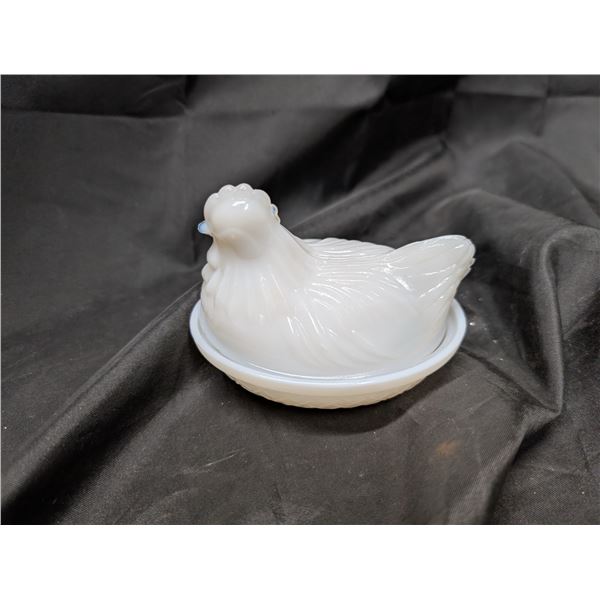 Vintage Small Milk Glass Nesting Chicken Capsule