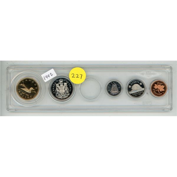1992 Canadian Uncirculated Coin Set. (25 Cents Coin Missing)