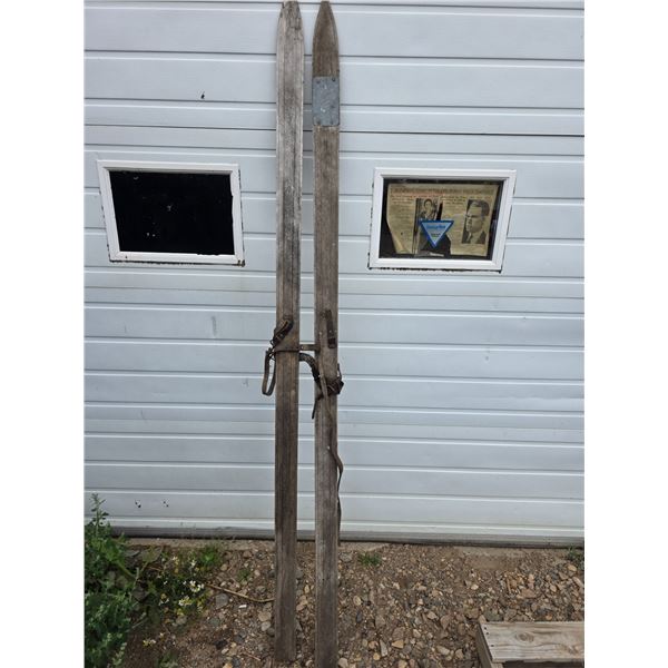 Set of primitive wood skis