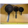Image 1 : 3 Antique miniature frying pans - 2 cast iron