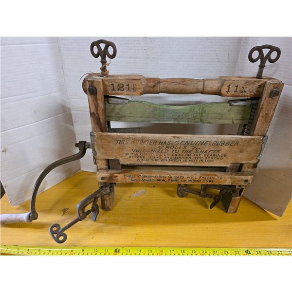 Antique clothes wringer