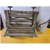 Image 3 : Antique clothes wringer