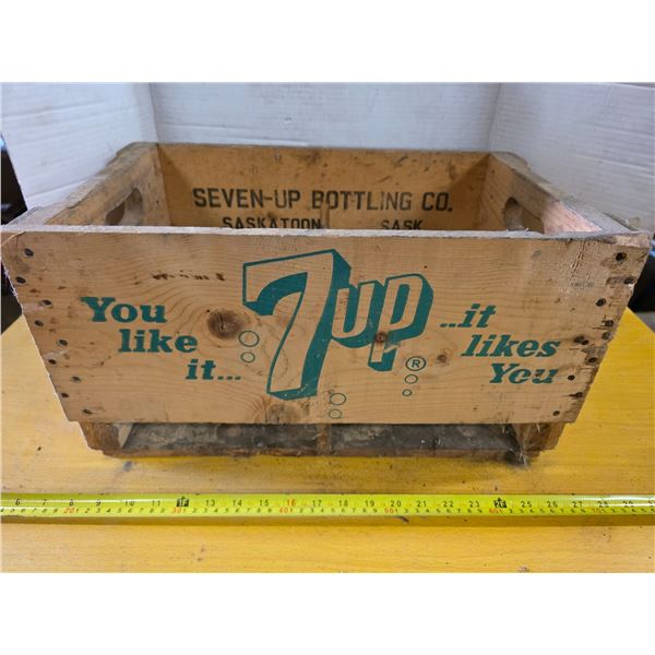 Vintage wood 7-UP crate- great color