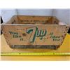 Image 1 : Vintage wood 7-UP crate- great color