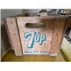 Image 3 : Vintage wood 7-UP crate- great color