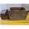 Image 1 : Military crate and box