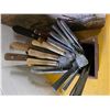 Image 3 : Wood crate and cutlery