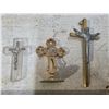 Image 2 : 3 religious crosses