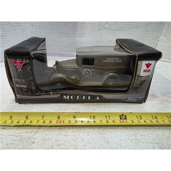 1:24 scale model A 1928 Limited edition in box car