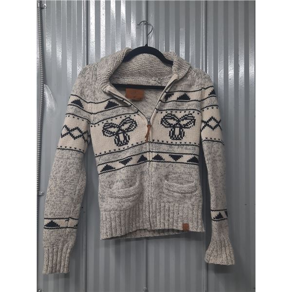 Lambswool Ladies Sweater. (Size M and Height - 24")