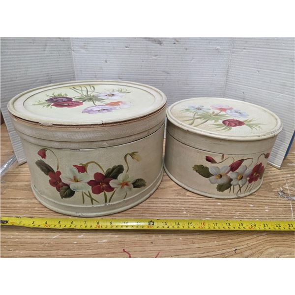 2 wooden round decore boxes