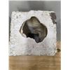 Image 2 : Pillar- unknown material-36-H