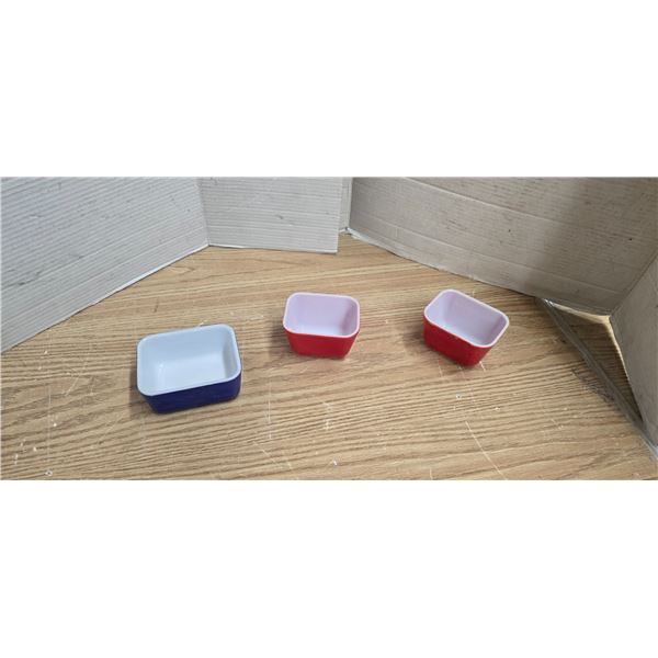 Pyrex refugeant dishes