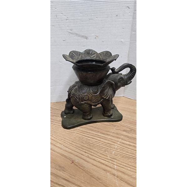 Elephant plant holder